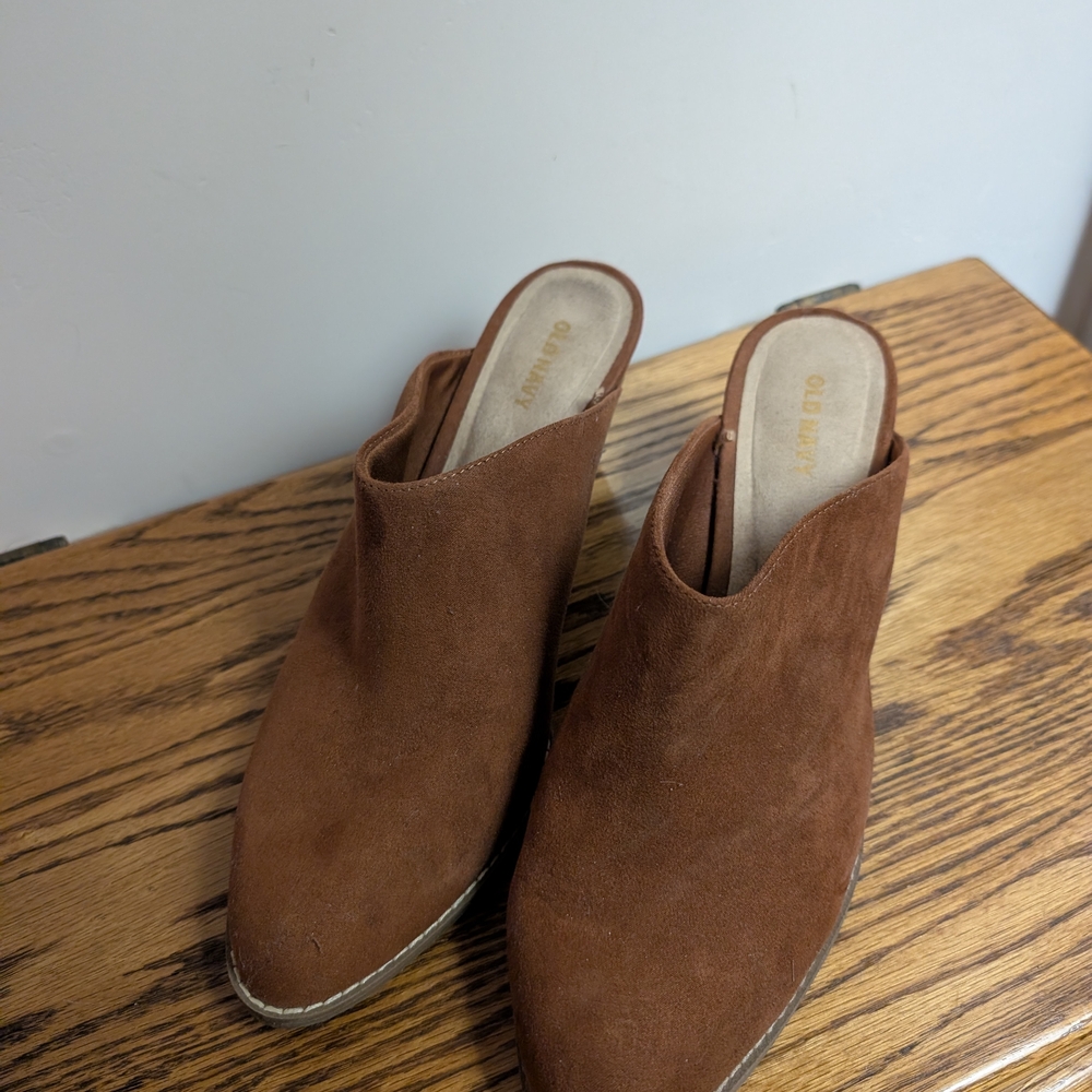 Old Navy Brown Suede Mule Booties